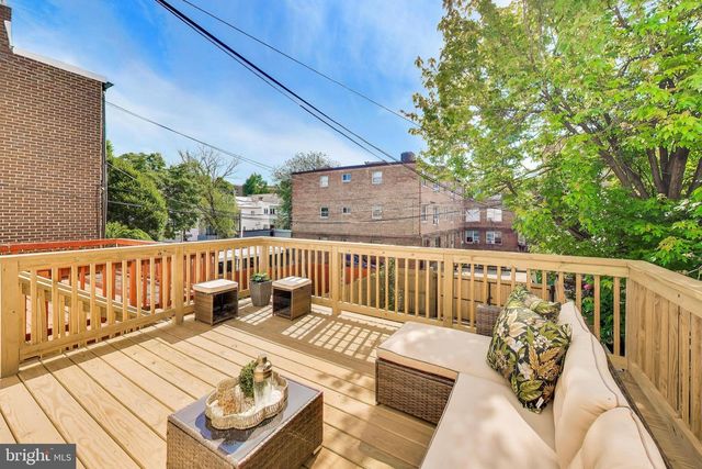 3527 HERTFORD PL NW, Washington, DC 20010