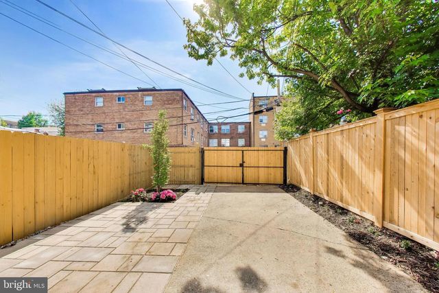3527 HERTFORD PL NW, Washington, DC 20010