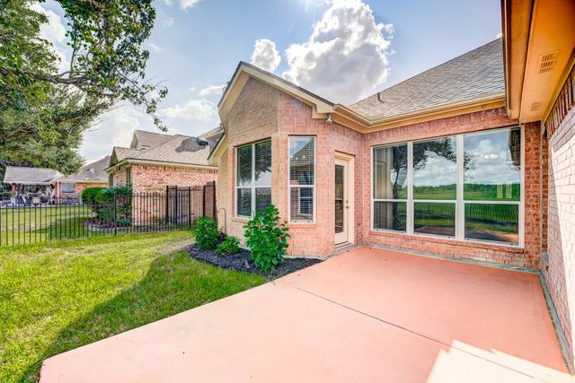 10318 Linden Springs Drive, Houston, TX 77095