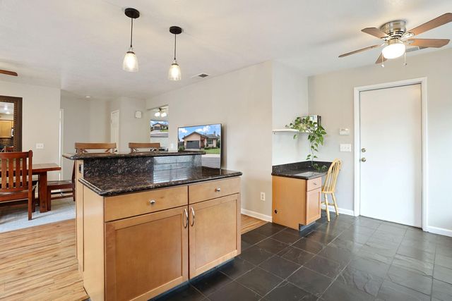 1020 Port Chelsea Cir, Lodi, CA 95240