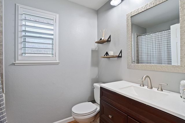 1020 Port Chelsea Cir, Lodi, CA 95240