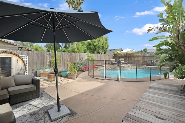1020 Port Chelsea Cir, Lodi, CA 95240