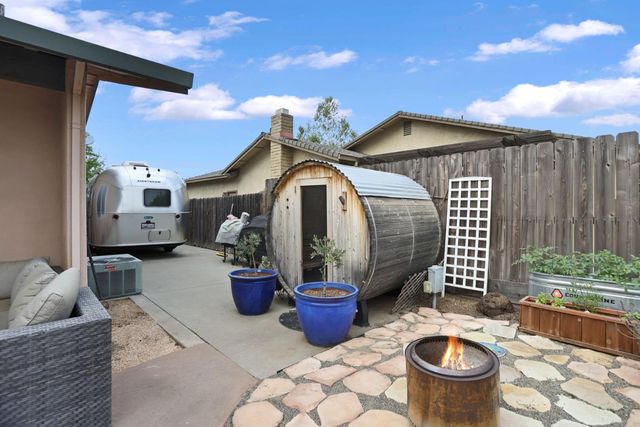 1020 Port Chelsea Cir, Lodi, CA 95240