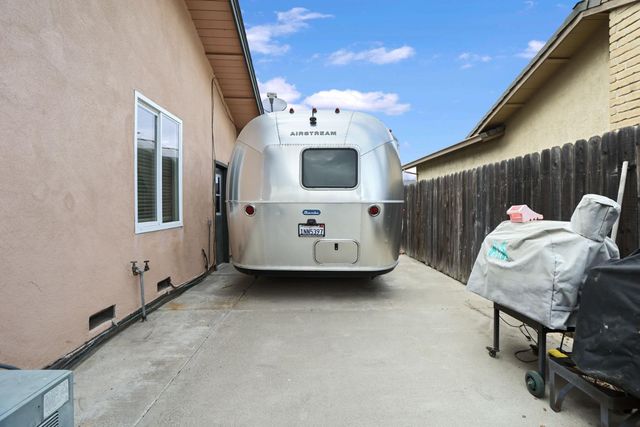 1020 Port Chelsea Cir, Lodi, CA 95240