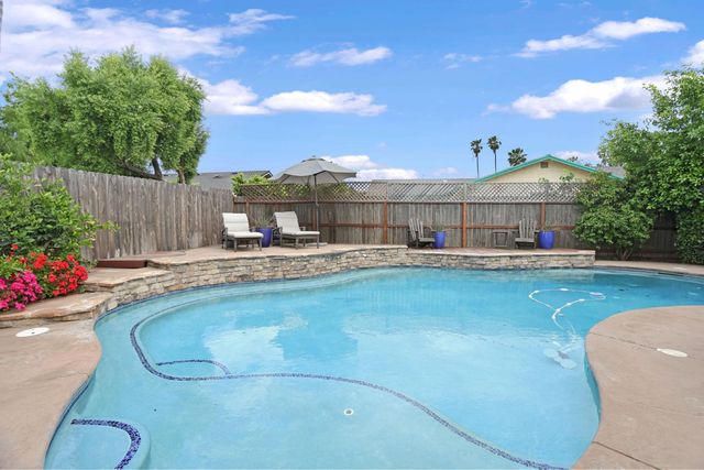 1020 Port Chelsea Cir, Lodi, CA 95240