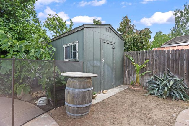 1020 Port Chelsea Cir, Lodi, CA 95240