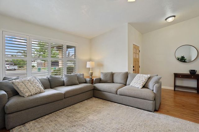 1020 Port Chelsea Cir, Lodi, CA 95240