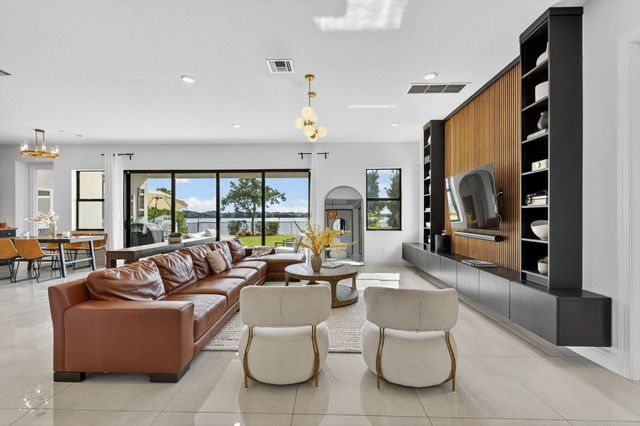 9280 W Parkland Bay Trail, Parkland, FL 33076