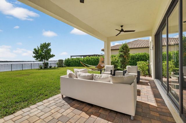 9280 W Parkland Bay Trail, Parkland, FL 33076