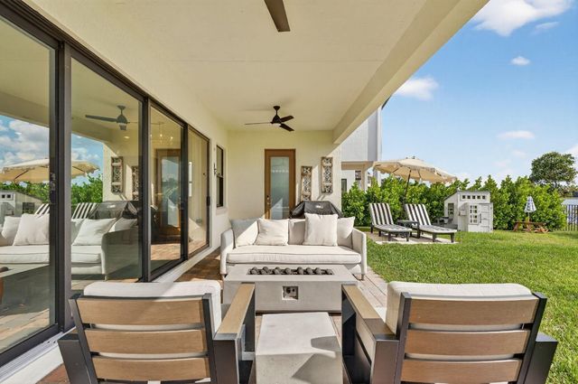 9280 W Parkland Bay Trail, Parkland, FL 33076