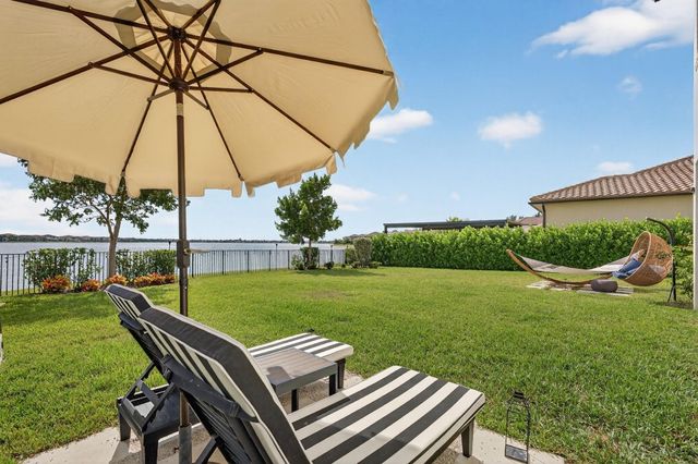 9280 W Parkland Bay Trail, Parkland, FL 33076