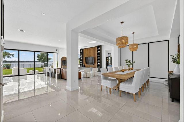 9280 W Parkland Bay Trail, Parkland, FL 33076