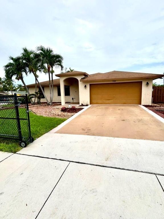 785 SW 4TH Street, Delray Beach, FL 33444
