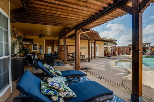 1328 HWY 287, Henrietta, TX 76365