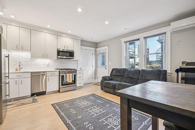 600 Shirley 4, Winthrop, MA 02152