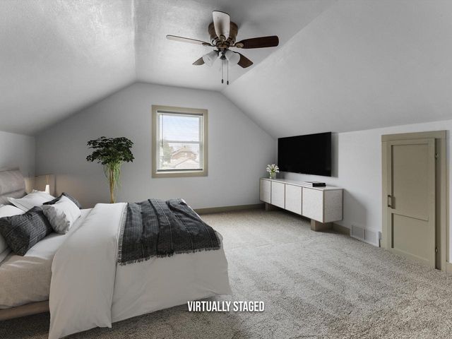 1414 S 14th STREET, Manitowoc, WI 54220