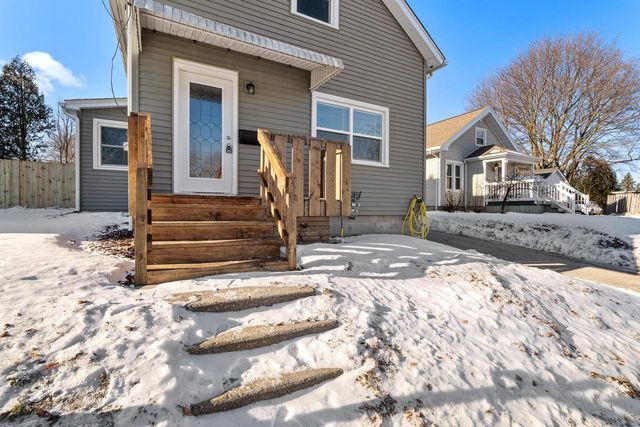 1414 S 14th STREET, Manitowoc, WI 54220