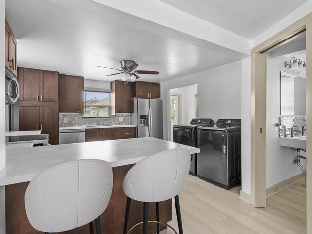 1414 S 14th STREET, Manitowoc, WI 54220