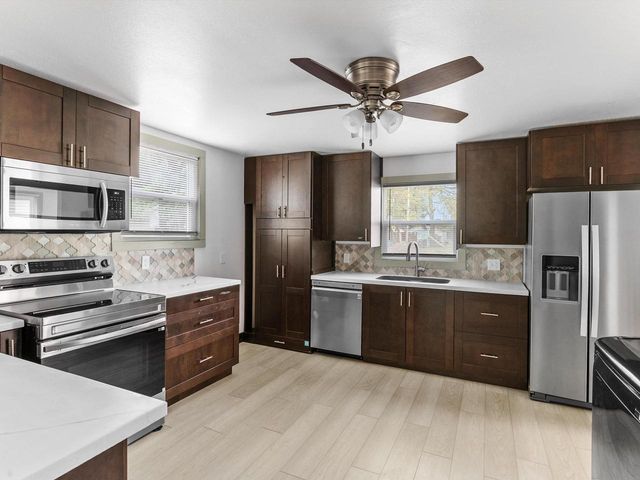 1414 S 14th STREET, Manitowoc, WI 54220