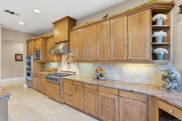 15161 La Manda Drive, Poway, CA 92064