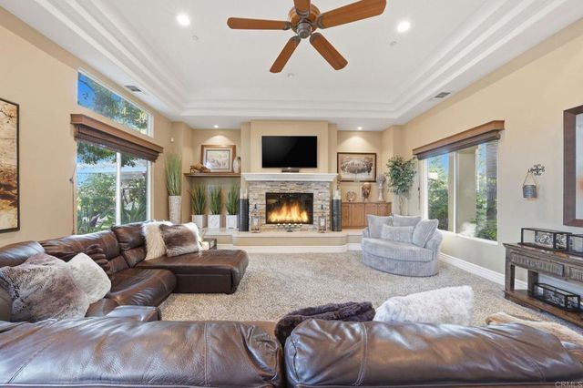 15161 La Manda Drive, Poway, CA 92064