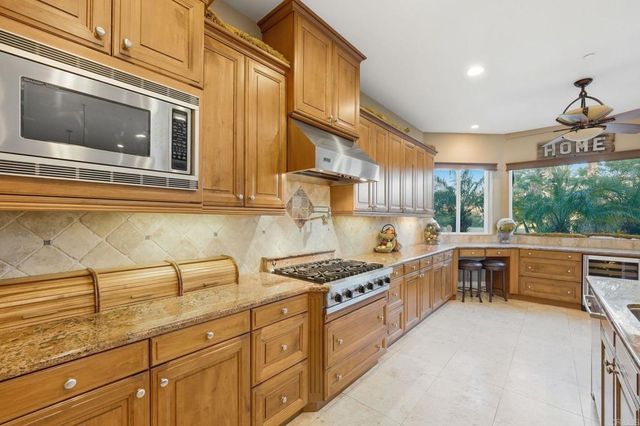 15161 La Manda Drive, Poway, CA 92064