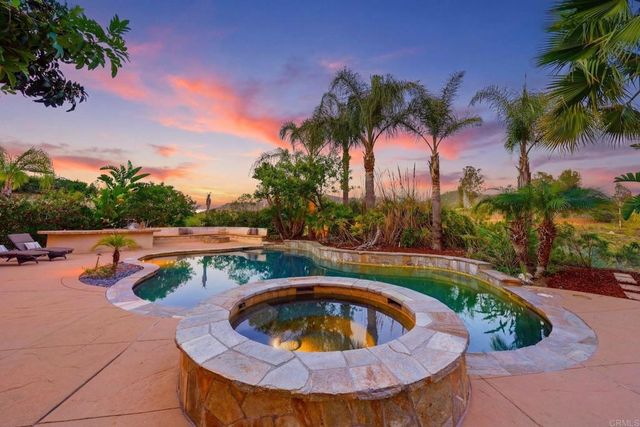 15161 La Manda Drive, Poway, CA 92064