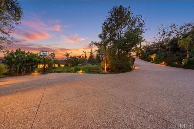 15161 La Manda Drive, Poway, CA 92064