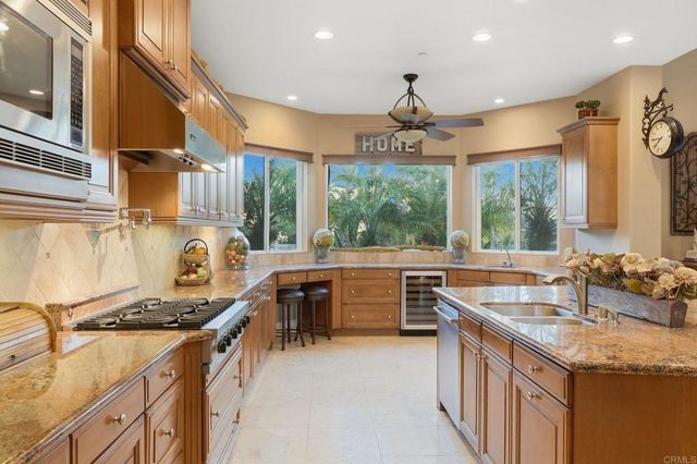 15161 La Manda Drive, Poway, CA 92064
