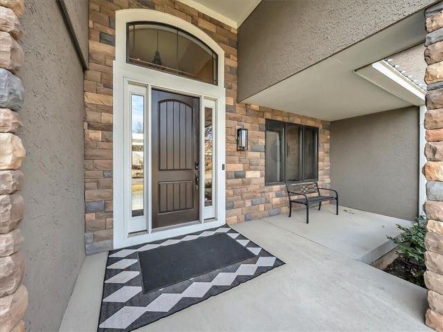 12703 W 160th Terrace, Overland Park, KS 66221