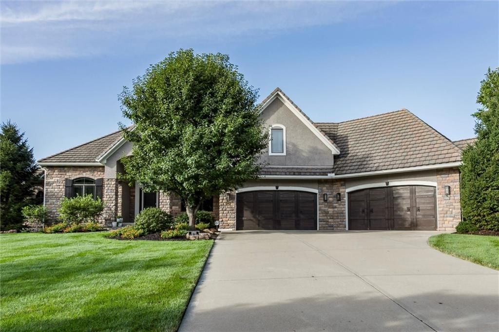 12703 W 160th Terrace, Overland Park, KS 66221