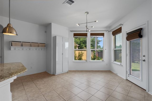 607 Yosemite TRL, Taylor, TX 76574