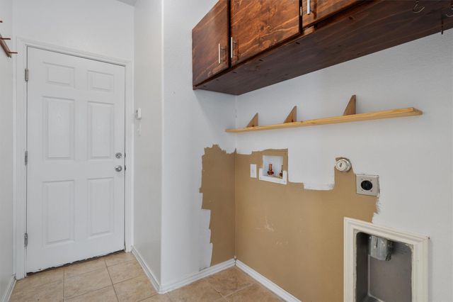 607 Yosemite TRL, Taylor, TX 76574