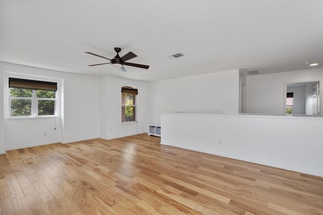607 Yosemite TRL, Taylor, TX 76574