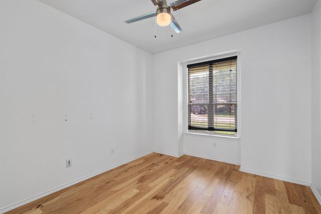 607 Yosemite TRL, Taylor, TX 76574