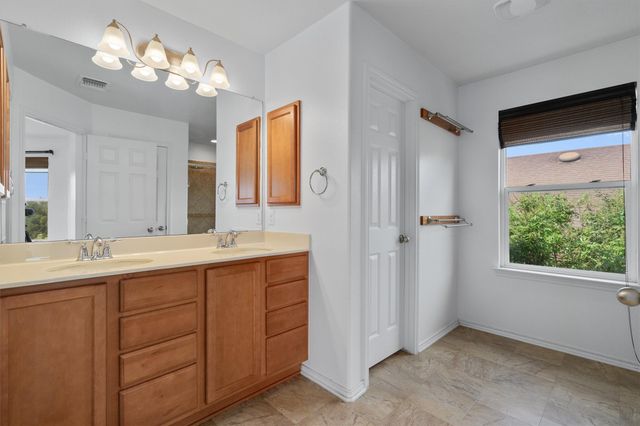 607 Yosemite TRL, Taylor, TX 76574