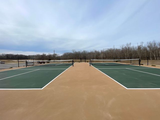 295 ARROWWOOD TRL, Oakland, TN 38060