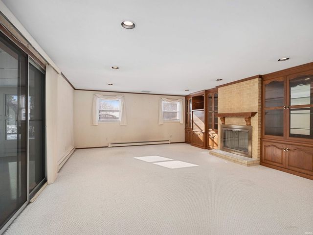 5745 N Brookwood Drive, Fort Wayne, IN 46835