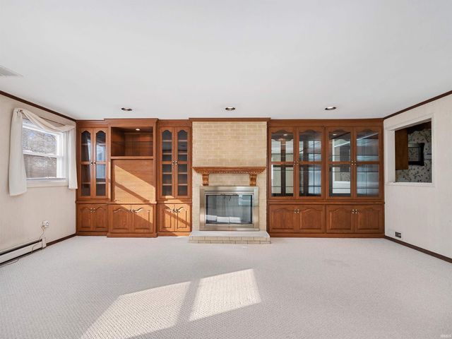 5745 N Brookwood Drive, Fort Wayne, IN 46835