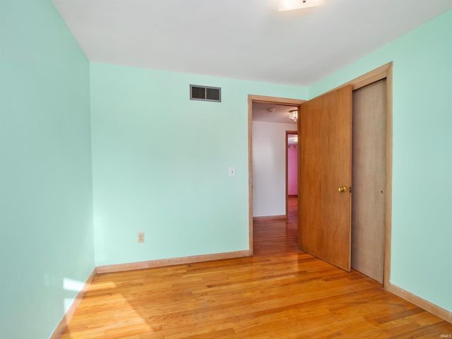 5745 N Brookwood Drive, Fort Wayne, IN 46835