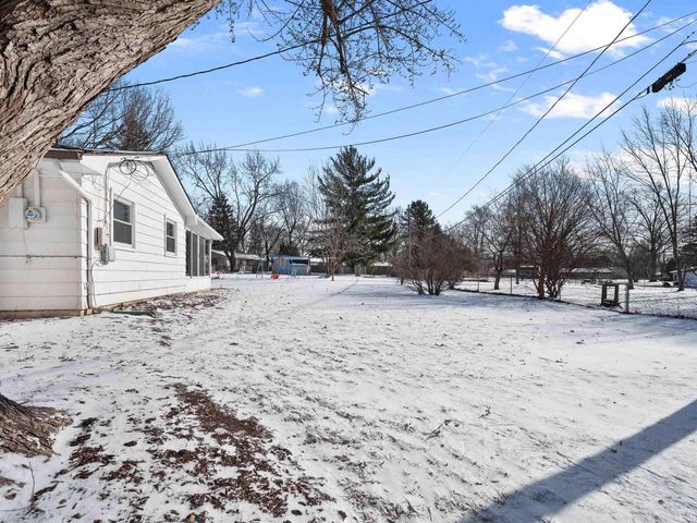 5745 N Brookwood Drive, Fort Wayne, IN 46835