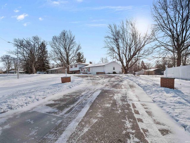 5745 N Brookwood Drive, Fort Wayne, IN 46835