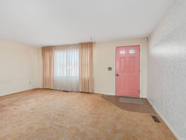 5745 N Brookwood Drive, Fort Wayne, IN 46835