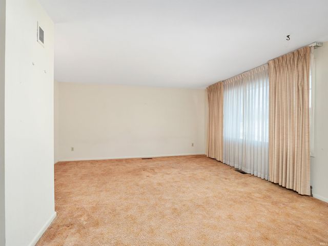 5745 N Brookwood Drive, Fort Wayne, IN 46835