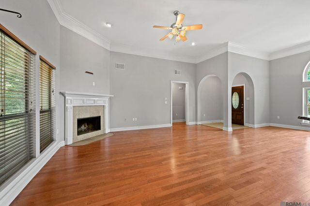 323 Autumn Woods Drive, Covington, LA 70433