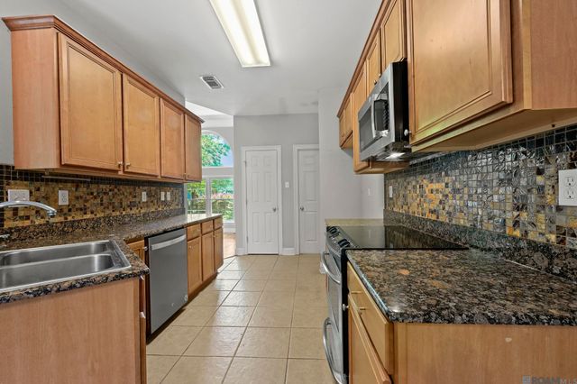 323 Autumn Woods Drive, Covington, LA 70433