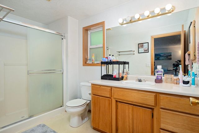 1860 Cottonwood Drive, Central Point, OR 97502