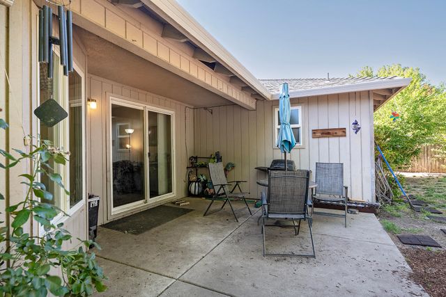 1860 Cottonwood Drive, Central Point, OR 97502