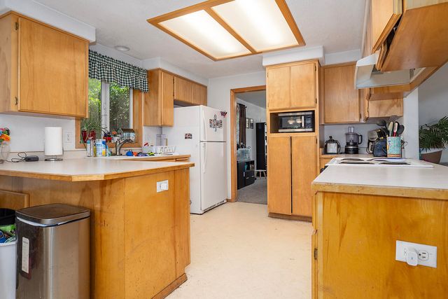 1860 Cottonwood Drive, Central Point, OR 97502