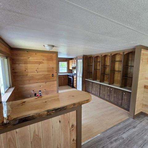 30 Players Lane, Lyndon, VT 05851
